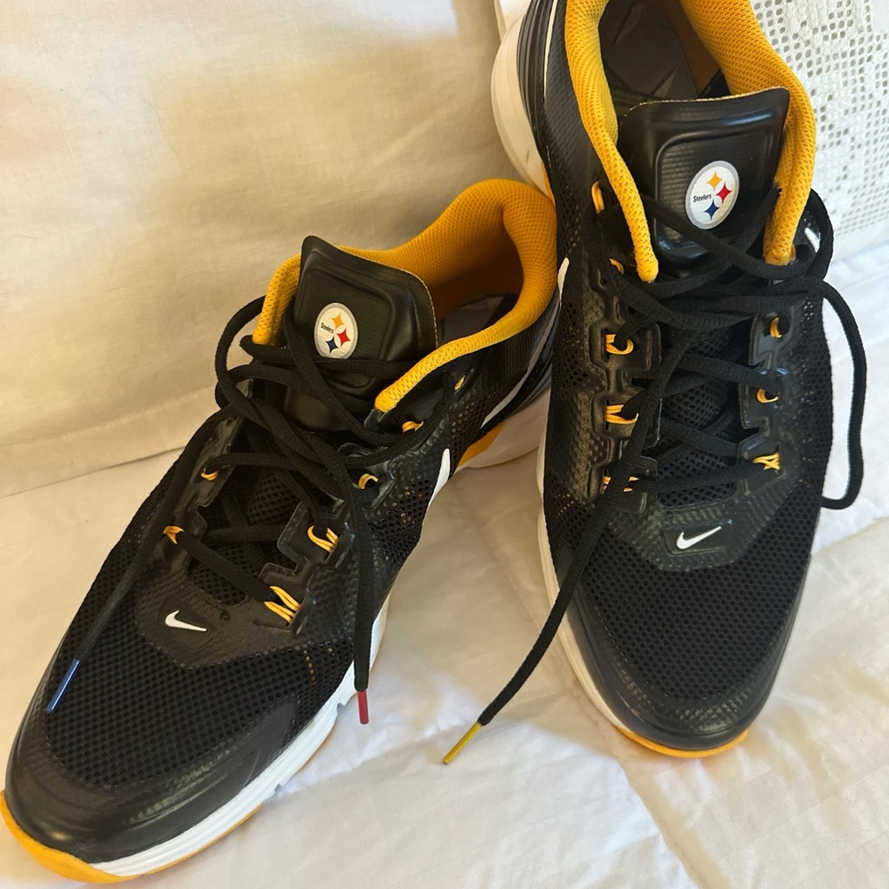 Nike Lunar TRI Pittsburgh Steelers Sneakers